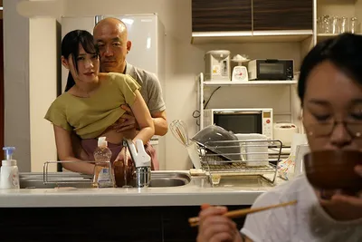 ông chồng địt con gái riêng của vợ yêu khi biết vợ yêu không thể sinh con cho mình