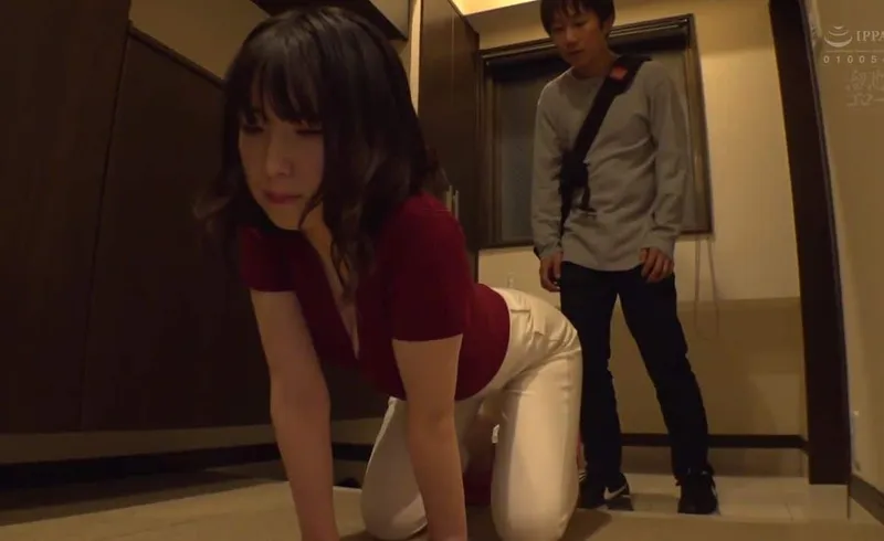 Cô nàng cạnh nhà thiếu thốn và cậu học sinh trúng số cạnh bên